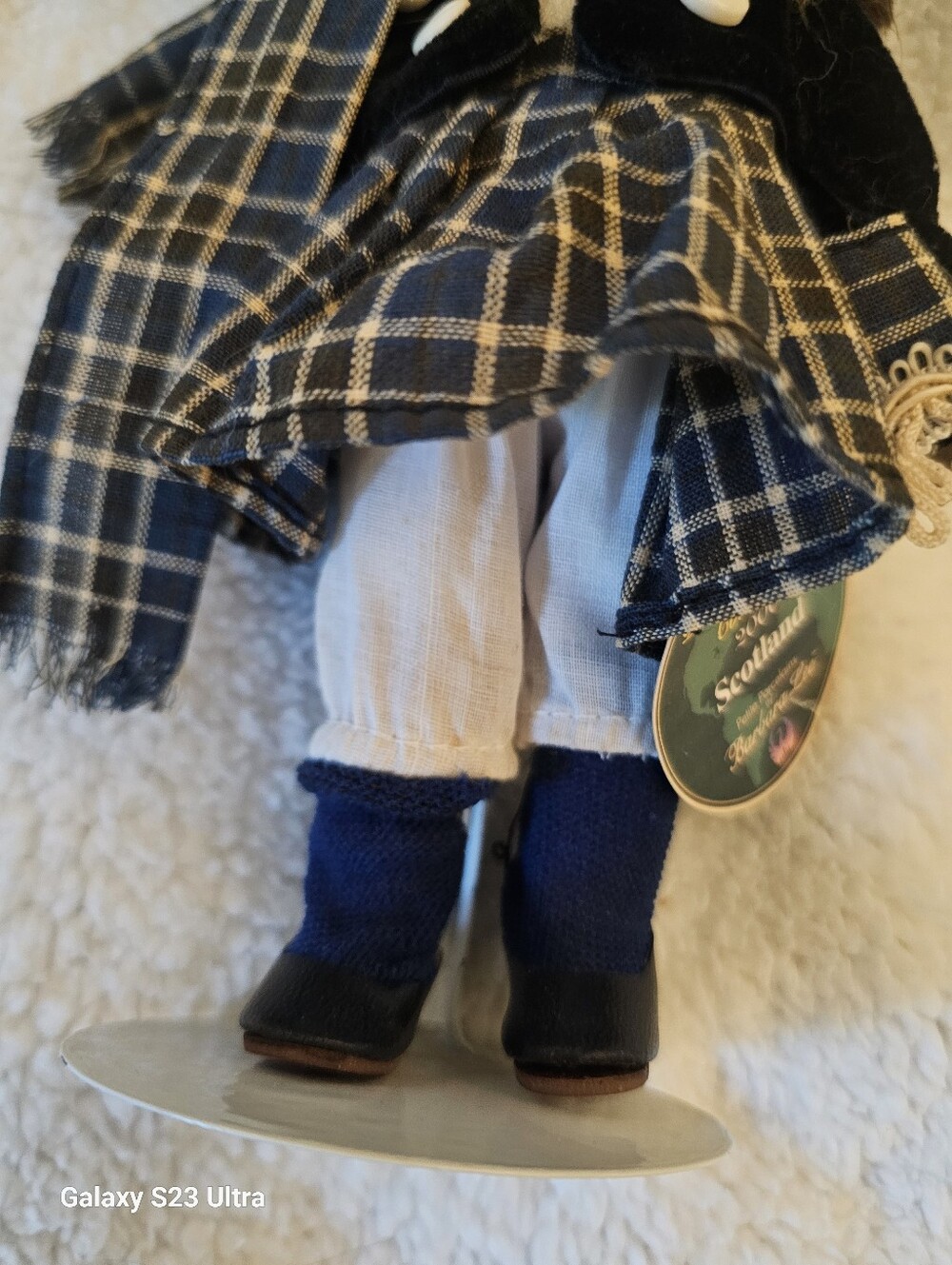 SCOTLAND FASHION DOLL - Picture 8 of 15